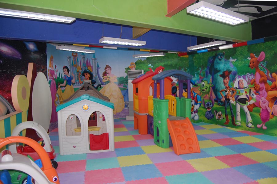 Centennial-Garden-Indoor-and-outdoor-playground-2